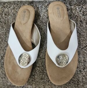 New Giani Bernini Rosahle Slip-On Sandals size 8.5